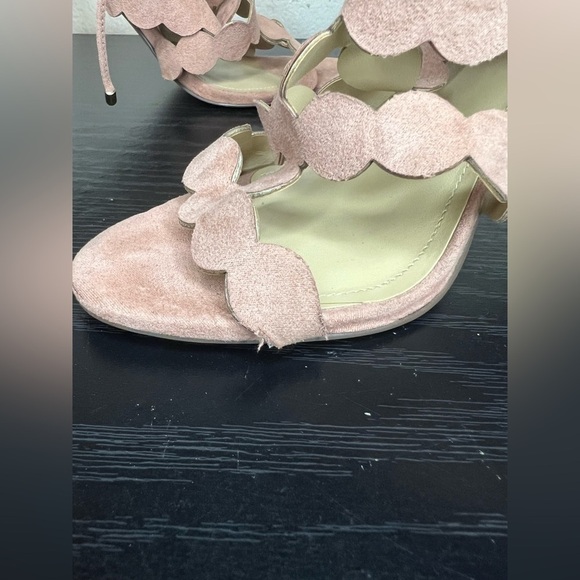 BCBGeneration Chikox Petal Heels - Picture 7 of 8